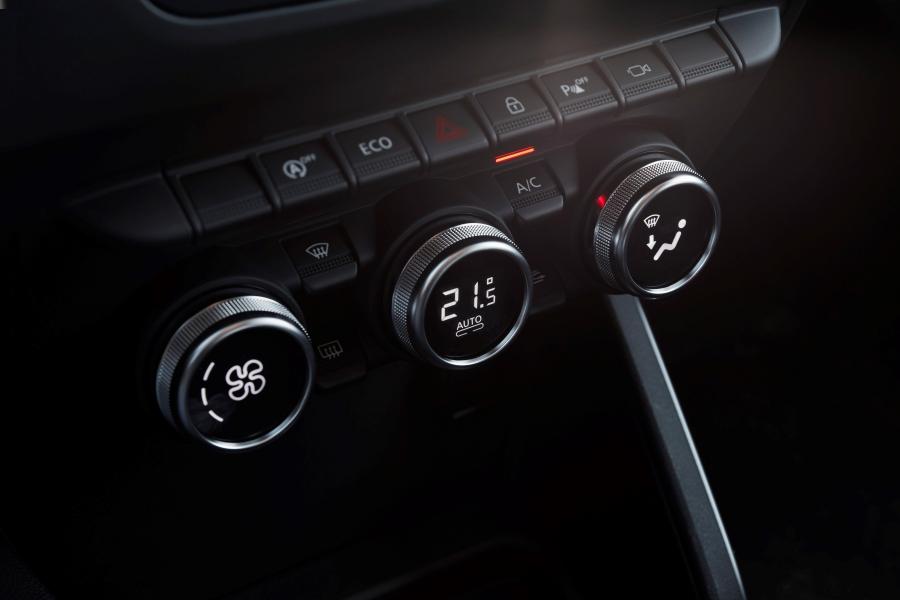 Детали интерьера Dacia Duster 2017 года  (WW) (фото 147 из 257)